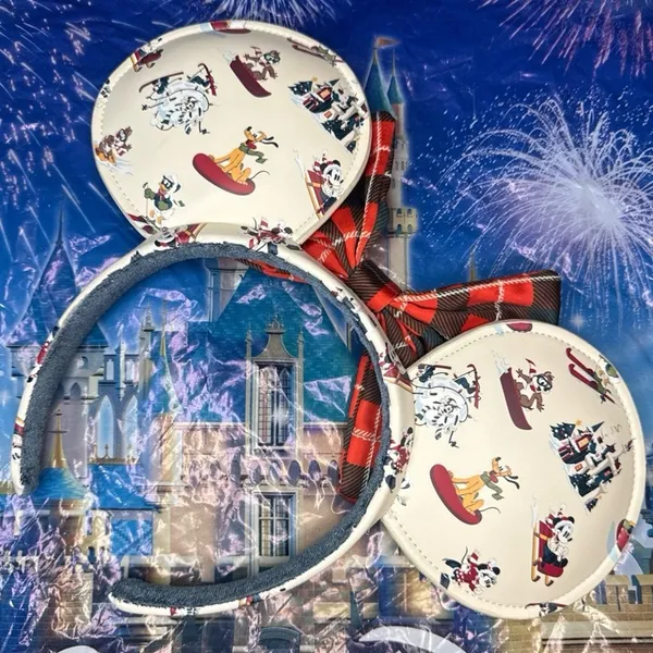 Disney parks Christmas holiday goofy Donald Pluto ski lodge Minnie Mouse ears - Image 2