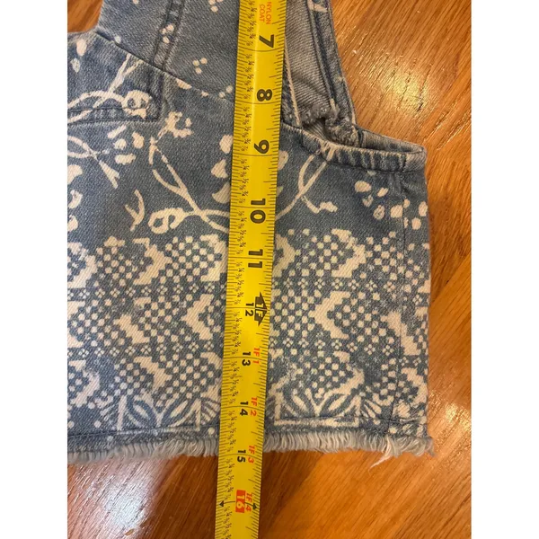 Free People Blue Floral Print Denim Crop Top Button Front Square Neck Medium - Image 5