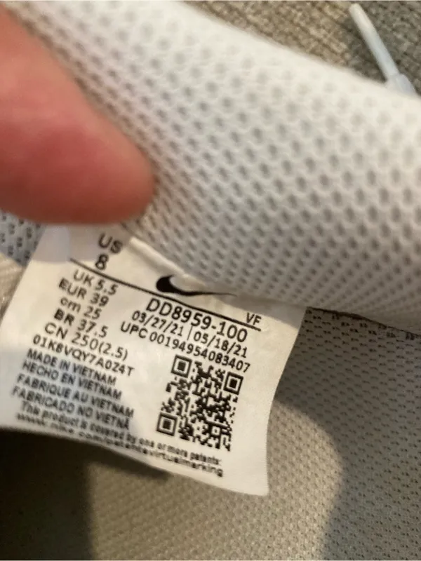 Nike White Air Force size 8 - Image 9