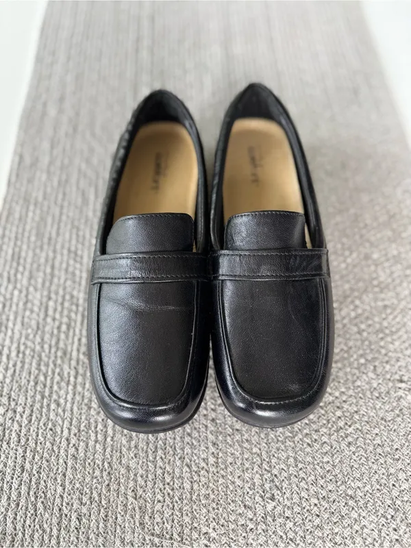 Vintage Strictly Comfort Black Leather Penny Loafers Size 10 - Image 9