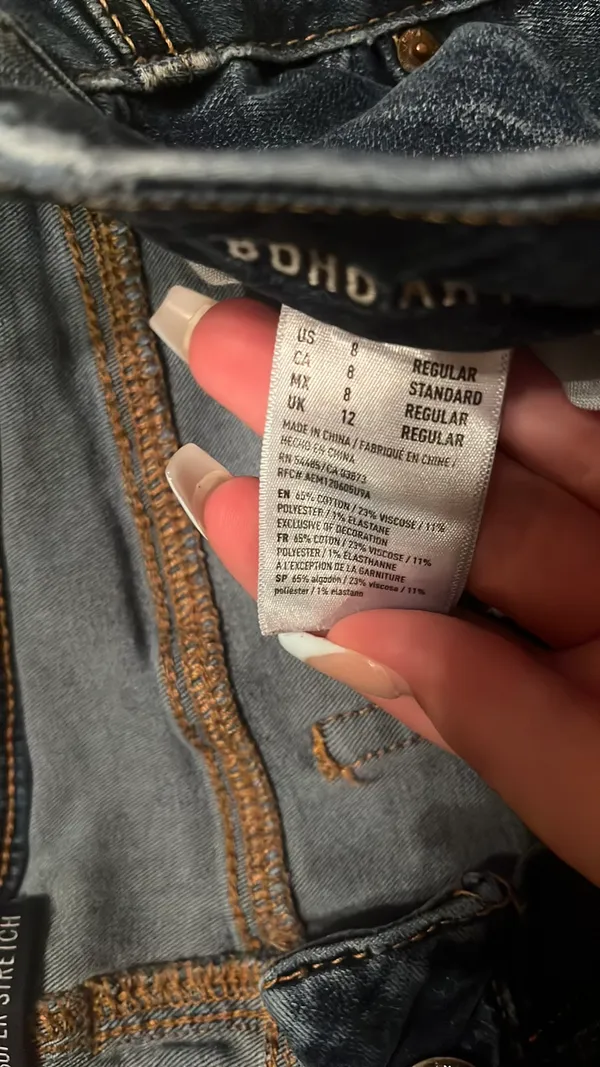American Eagle Jeans - Image 3