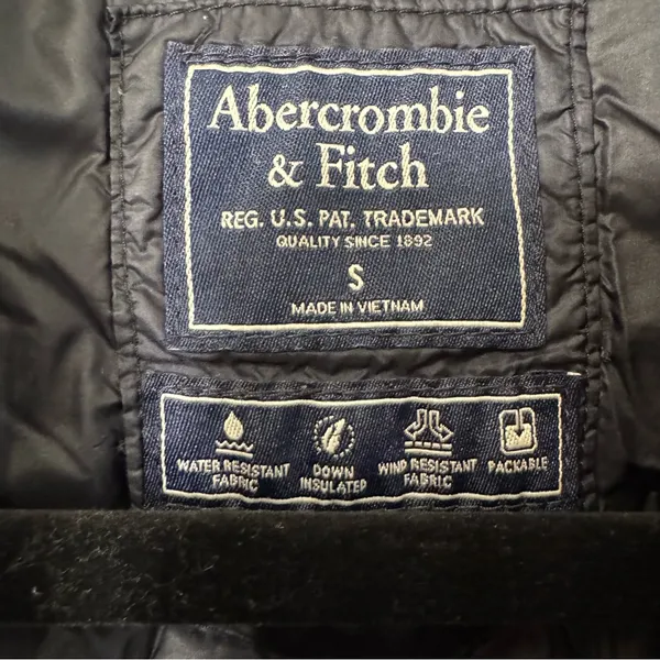 Abercrombie & Fitch Navy down packable puffer jacket - Image 4
