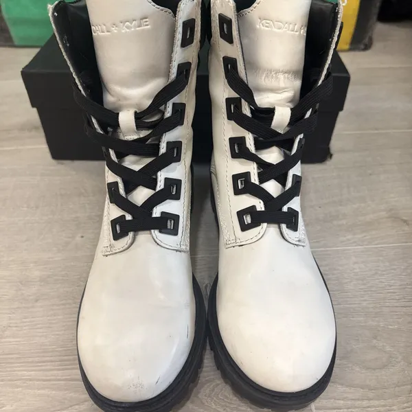 Kendall + Kylie East White Leather Combat Boots Women’s Size 7M w/ Box - Image 3