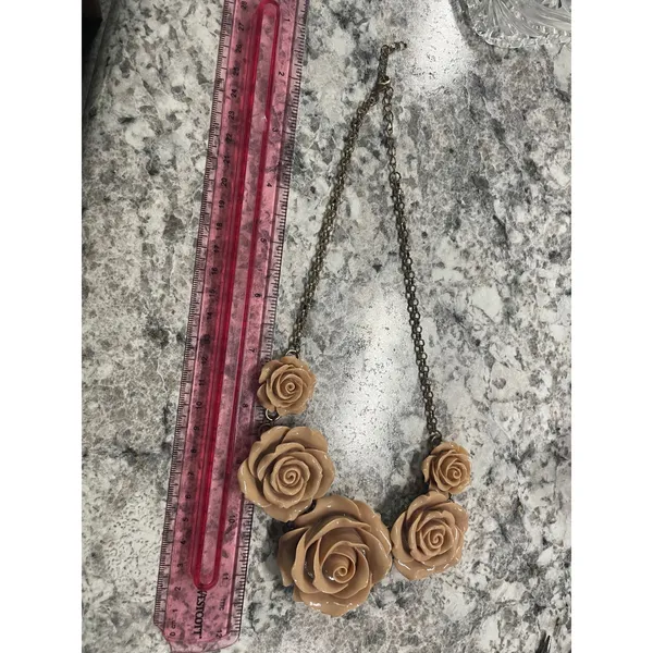 Vintage Lot Tan Resin Rose Floral Bib & White‎ Chunky Statement Necklaces - Image 2