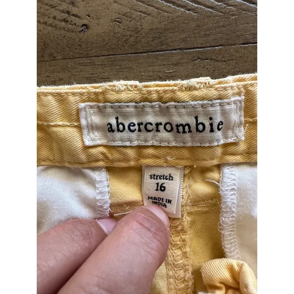 Abercrombie Pastel Yellow Chino Shorts - Size 16 / Womens XS Y2K Preppy Summer‎ - Image 3