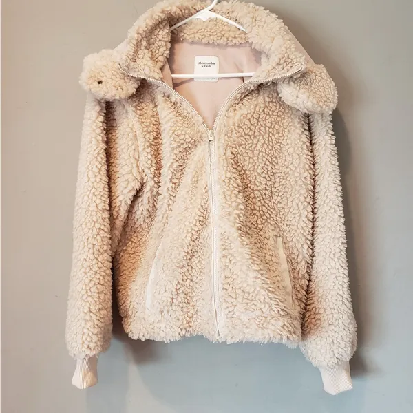 Abercrombie & Fitch Women's Camel Teddy Jacket - Image 2