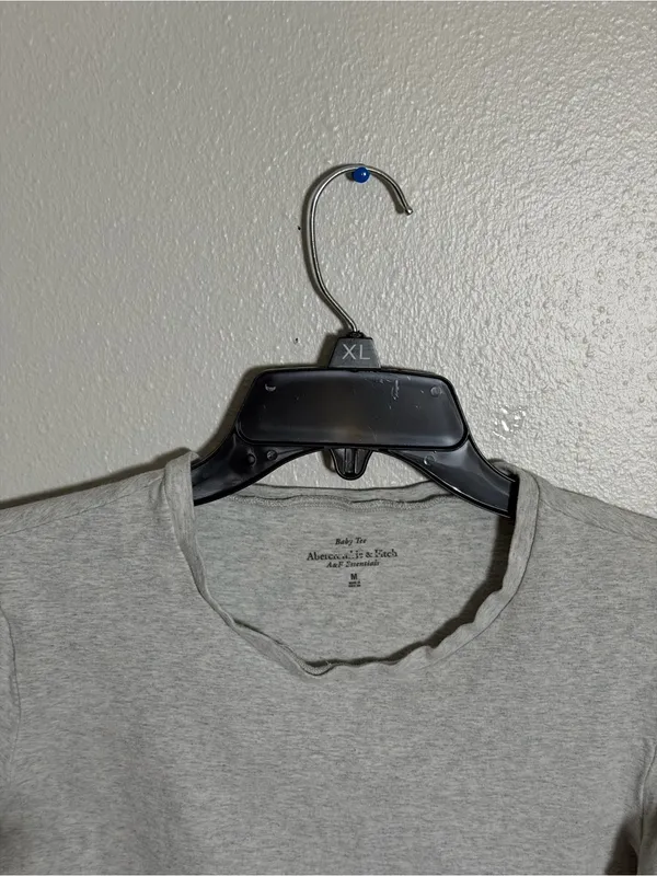 Abercrombie & Fitch Women Baby Tee‎ Essentials Light Gray Crewneck Minimalist M - Image 2