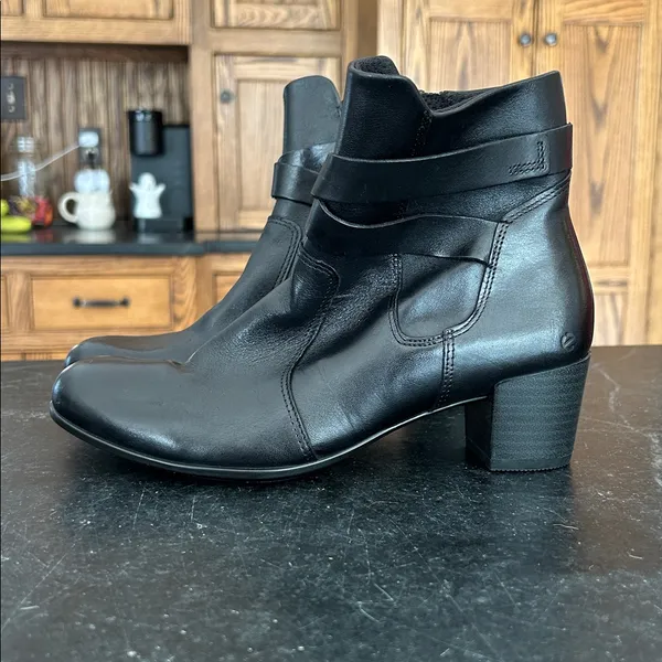 ECCO Shape M35 Ankle Boots Black Leather Heeled Round Toe Comfort Fall‎ size 5.5 - Image 4