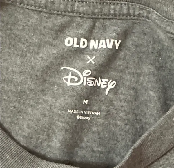 Old Navy x Disney Collab Gray Cartoon Graphic Tee Sz M - Image 10