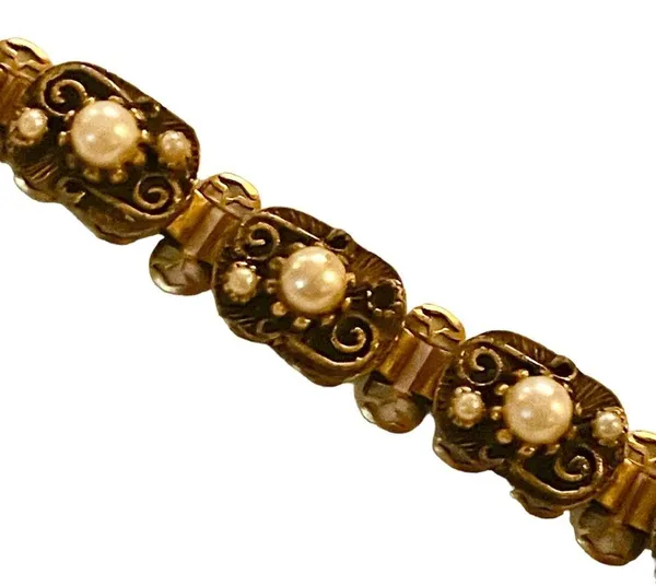 Vintage pearl book link bracelet - Image 4