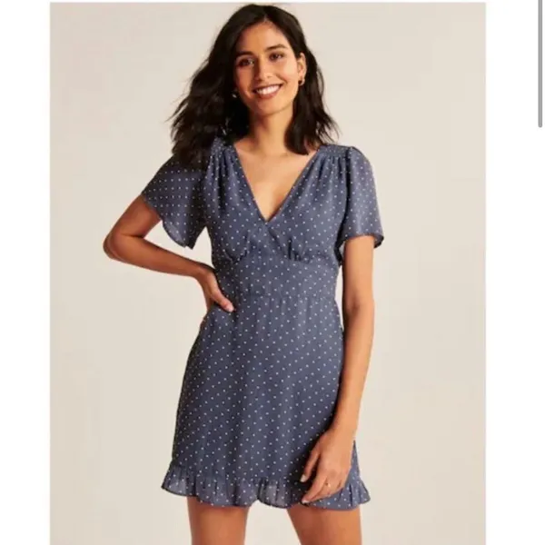 Abercrombie Flutter Sleeve Dress in Mint Dot Smocked- Size Medium - Image 8