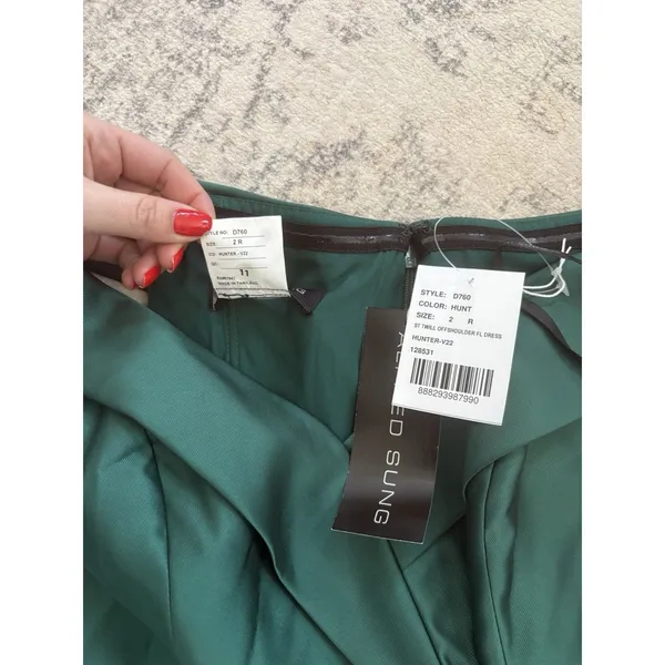 Alfred Sung Off-the-Shoulder Cuff Trumpet Gown Hunter Green Satin Size 2 D760 - Image 5