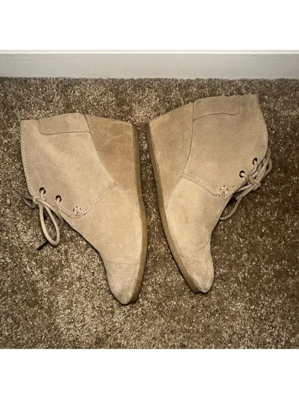 Toms Tan Suede Ankle Wedge Boots Women's Size 7.5 - Image 4