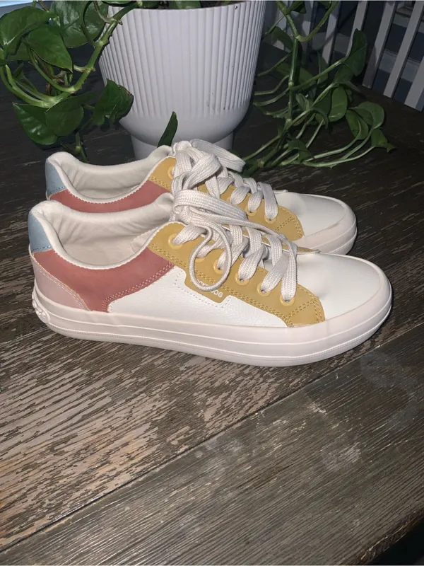Rocket Dog White Sneakers with Yellow and Pink Panels Size 6 - Image 4