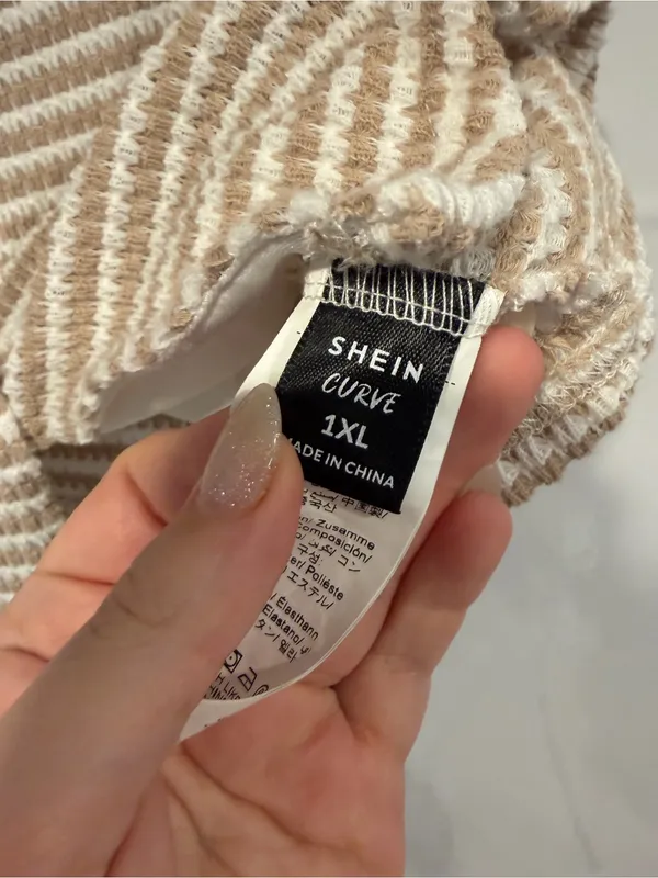 SHEIN Beige & White Striped Cropped Knit Button Vest - Image 4
