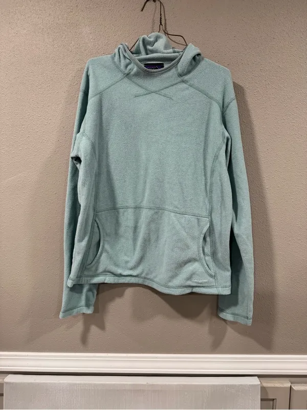 Patagonia W’s Micro D- Luxe Hoodie - Image 2