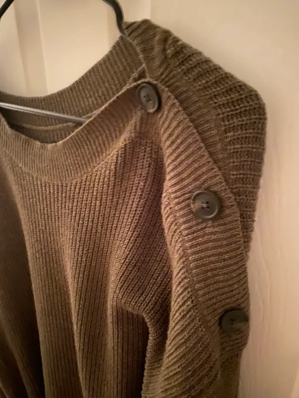 American Eagle Outfitters Sweater - Image 2