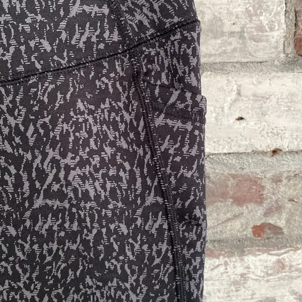 All in Motion Black and Gray Animal Print Workout Leggings Size XS - Image 4
