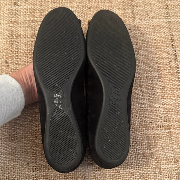 Roger Vivier Grommette Ballet Flats Black Suede Tortoise Size 40.5 - Image 6