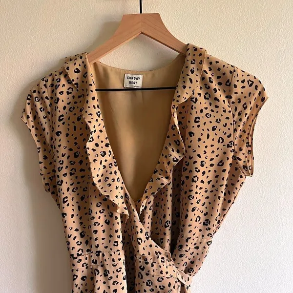 Aritzia Sunday Best Leopard Print Wrap Dress Size 2 - Image 3