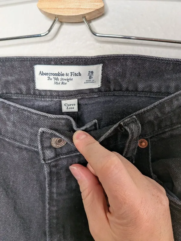 Abercrombie and Fitch Curve Love 90s Straight Mid Rise Jeans Size 29 Black Denim - Image 5