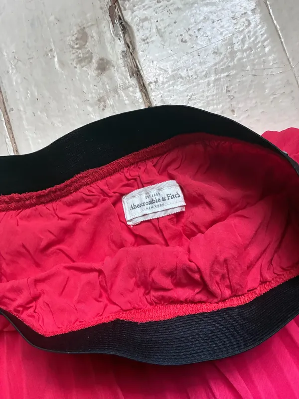 Abercrombie & Fitch Red Pleated Mini Skirt - Image 3