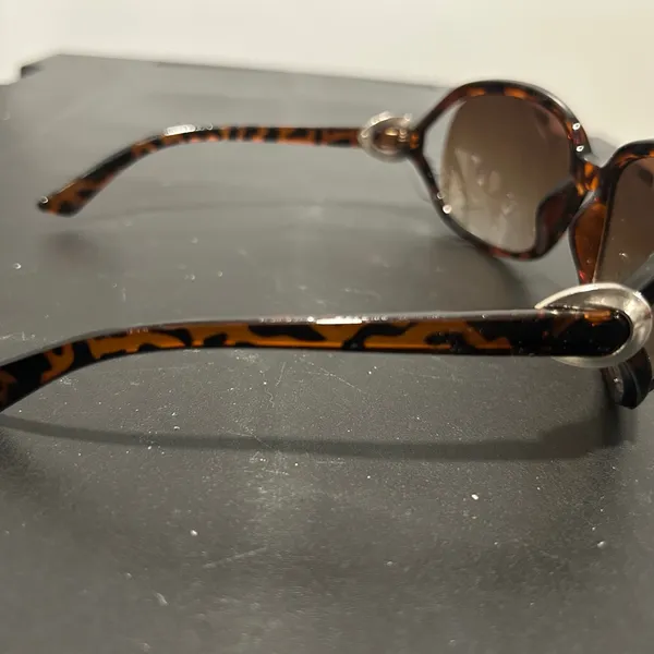 Tortoise Shell Sunglasses Brown - Image 7