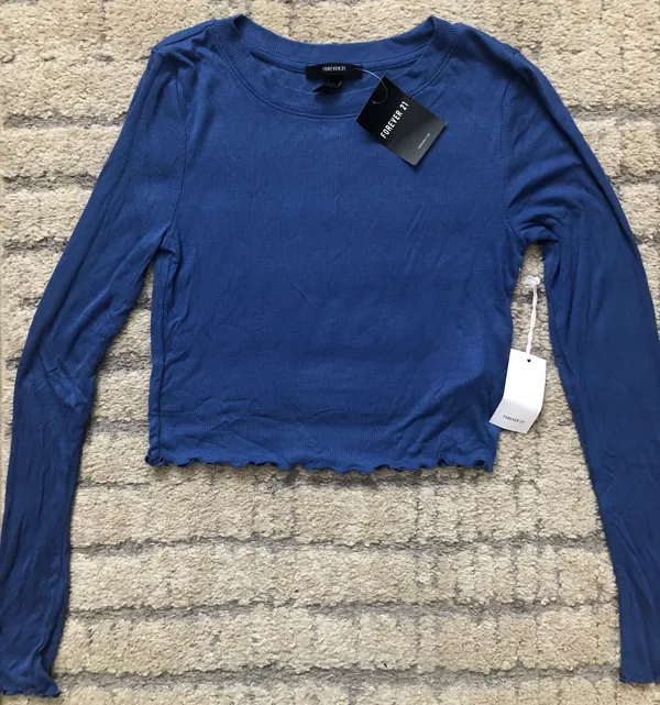 Forever 21 NWT Blue Lettuce Edge Crop Top - Image 2