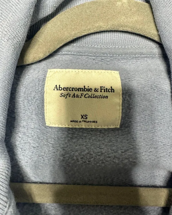 Abercrombie Cropped Sweater - Image 3