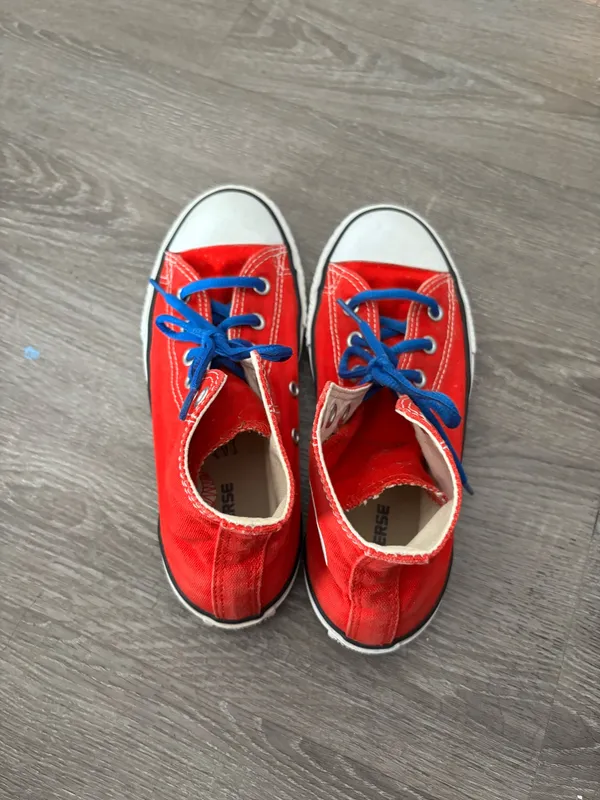 Unisex Converse All Star Chuck Taylor High-Top Sneakers Sz. 3 kids - Image 5