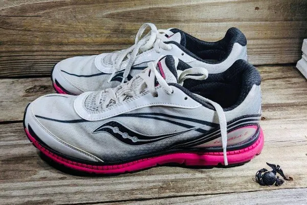 Saucony Kinvara 2 Womens Shoes Sneakers Size 7 White/Pink 10121-1 Athletic - Image 2