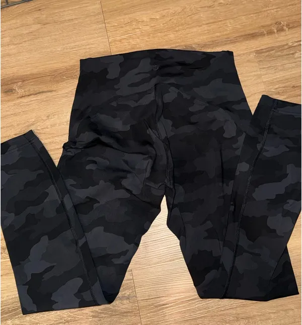 Lululemon Leggings 25" - Image 4