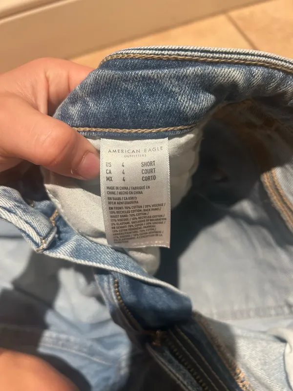 American Eagle Mom Jeans Ripped - Image 4