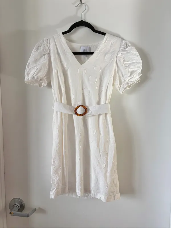 J.O.A. Ivory white cotton V-Neck Puff Sleeve Mini Dress with Buckle Belt - Image 6