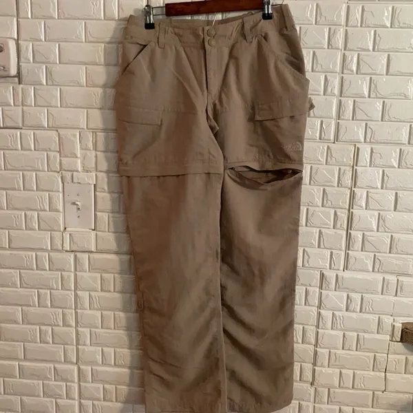 The North Face women's. Convertible Pants Beige Cargo Shorts Hiking Outdoor - Image 9