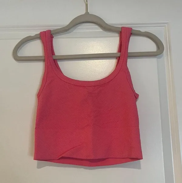 NIKIBIKI Cropped Ribbed Top - Image 2