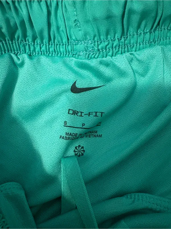 Athletic shorts - Image 2
