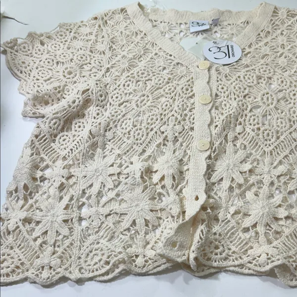 Cream Lace Crochet Blouse Size M - Image 10