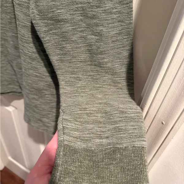 Banana Republic Women’s Long Sleeve Organic Slub Crewneck Sweater - Image 4