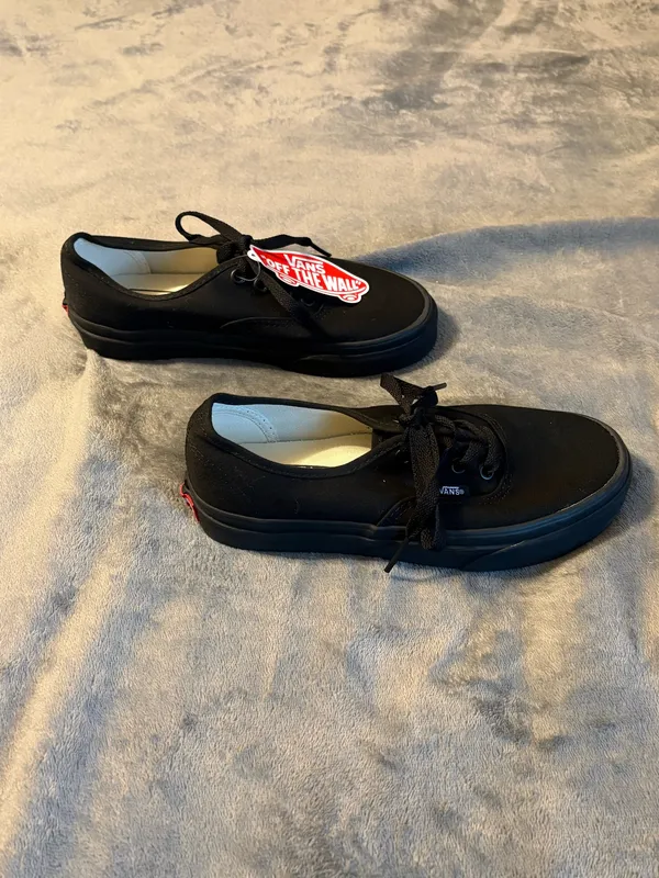 Unisex Vans Black Low-Top Canvas Sneakers Women’s Size 6 or Men’s Size 4.5 - Image 10