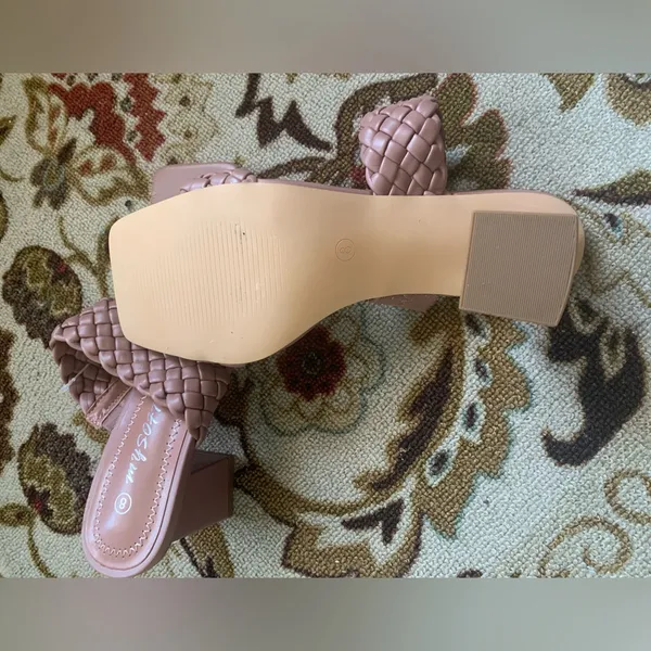 Pink Heels Size 8 - Image 2