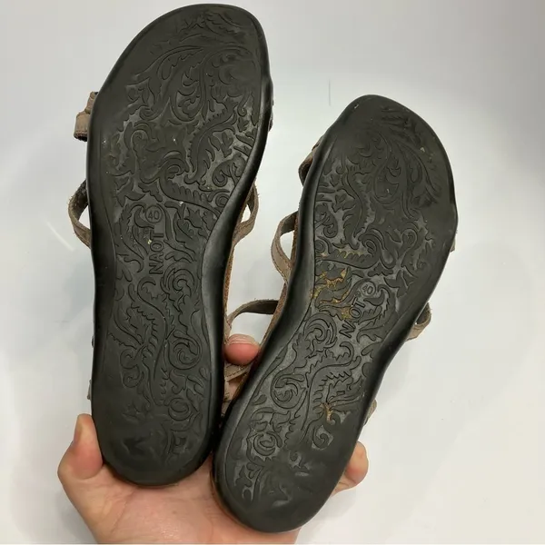 Naot corkbed‎ sandals size 40 Gold - Image 6