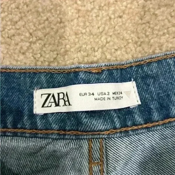 Zara high rise button front straight leg blue jeans in size 2 - Image 7