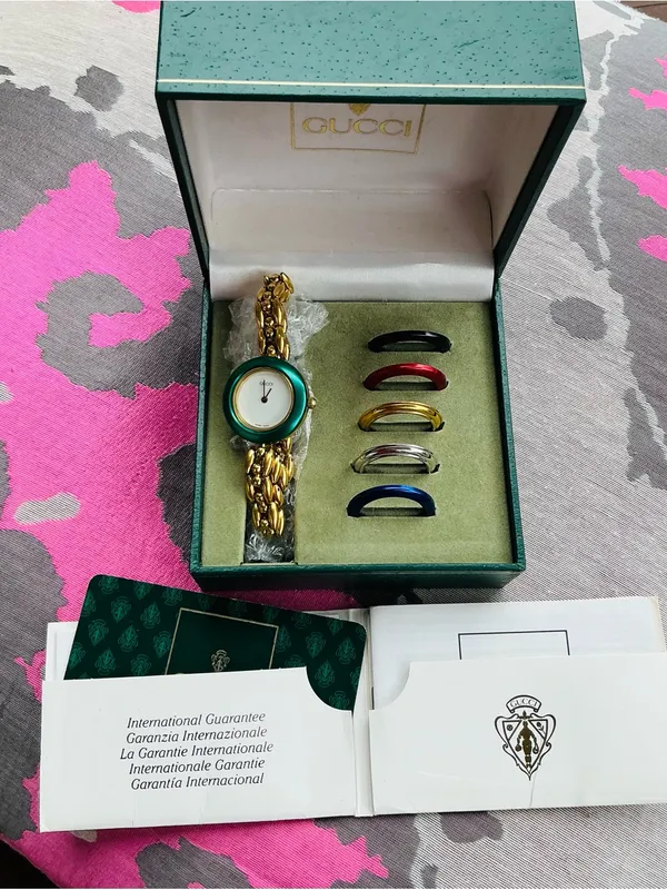 Gucci dressy gold chain Bracelet Watch with Interchangeable Colored Bezels💛💚❤️💙🖤 - Image 14