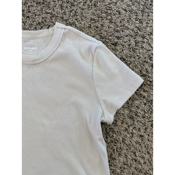 Old‎ Navy Women's Tan Cropped Snug Ribbed Short Sleeve Tee Size Medium - Image 4