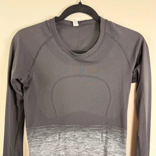 Lululemon Swiftly Tech Long Sleeve Crew Black Gray‎ Ombre Thumbhole Shirt Size 6 - Image 5