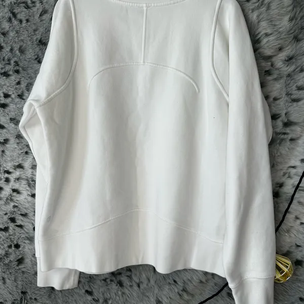 1024. Lululemon Loungeful Crewneck Pullover cream sz ptp 21. No sz tag - Image 5