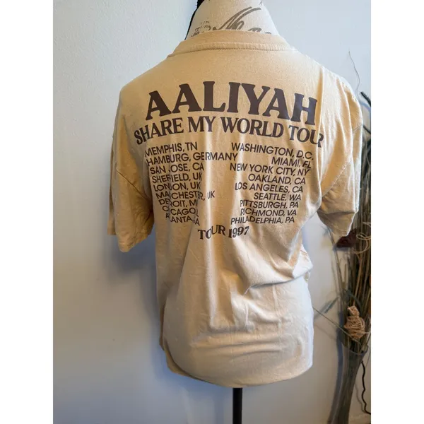 Aaliyah Share My World‎ Tour 1997 Graphic Tee Tan Womens Medium - Image 3