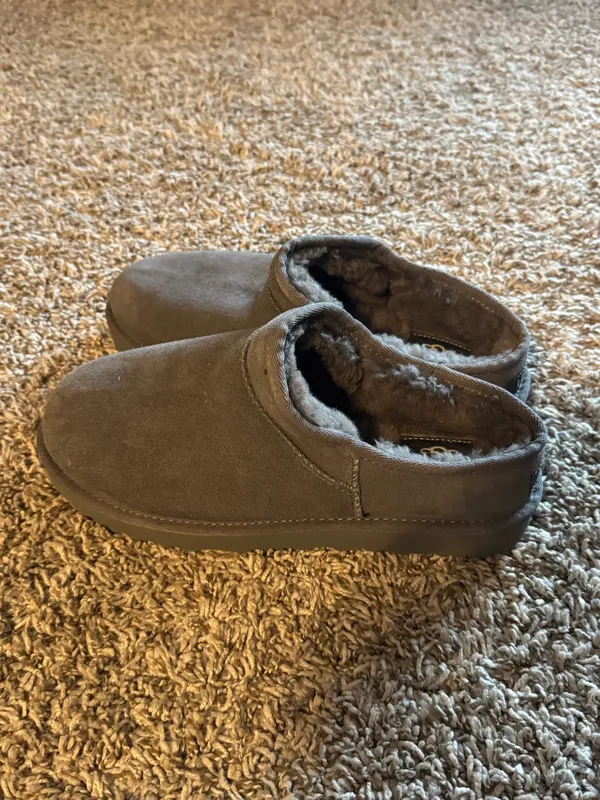 UGG Slippers Women’s - Image 3