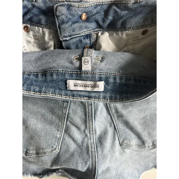 Good American Bombshell Jean Shorts Sz 6/28 Button Fly Denim Distressed - Image 4
